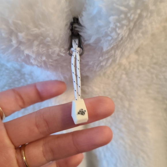 Eddie Bauer plush quater zip - Picture 2 of 4